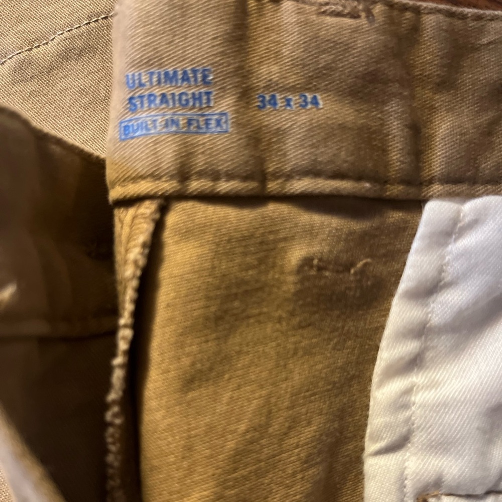 Men’s Old Navy khaki pants
